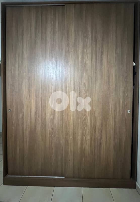 Drawers and wardrobe for sale 0