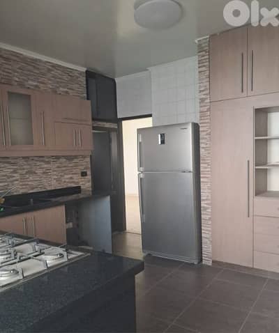 Apartment for rent in Awkar شقة للإيجار في عوكر