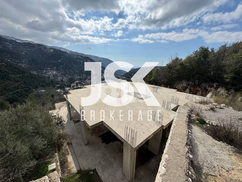 L21034 - A 900 SQM Land With Permit For Sale in Chahtoul 0