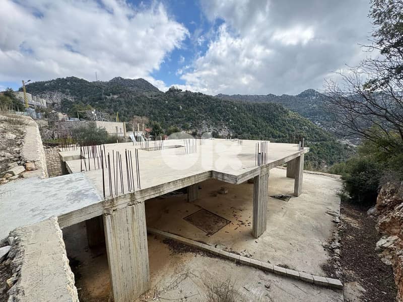 L21034 - A 900 SQM Land With Permit For Sale in Chahtoul 4