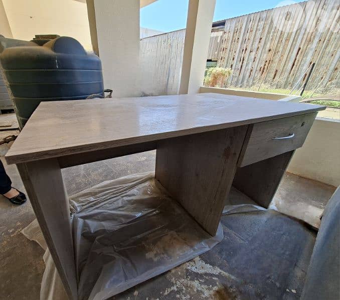 desk مكتب 0
