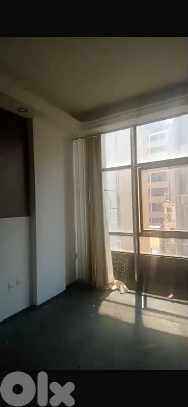 80m 3Rooms Office sale Hamra Makdessi strt Beirut