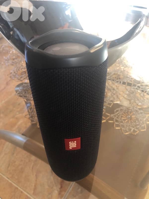 JBL FLIP 5 speaker 0