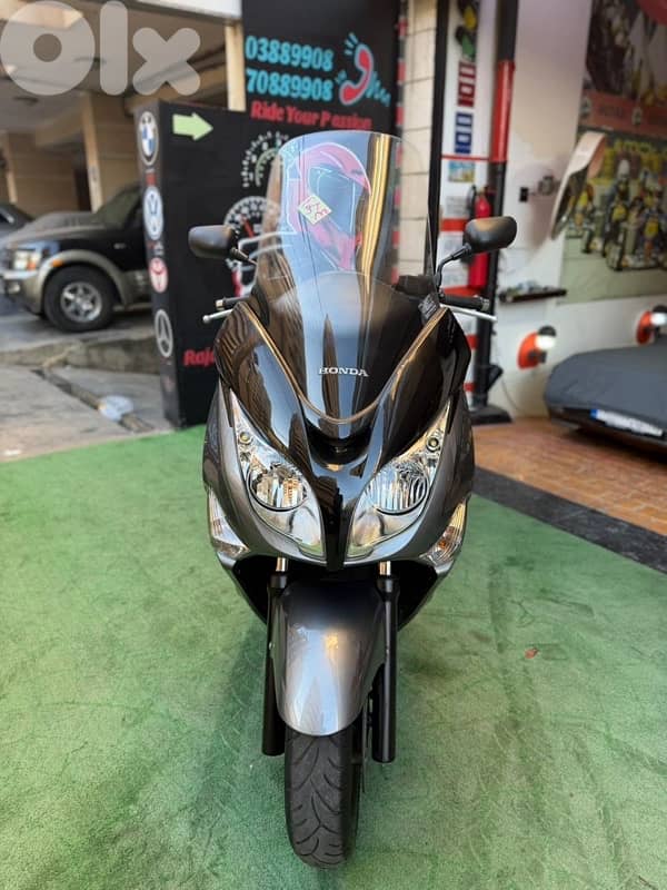 Honda Silverwing GT Crystal Abs T mode 2