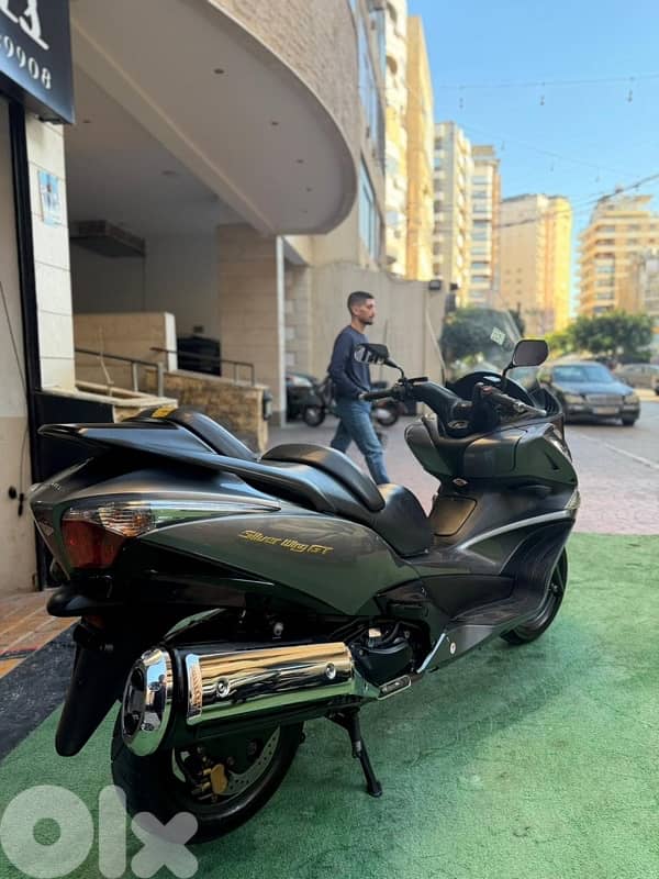 Honda Silverwing GT Crystal Abs T mode 4