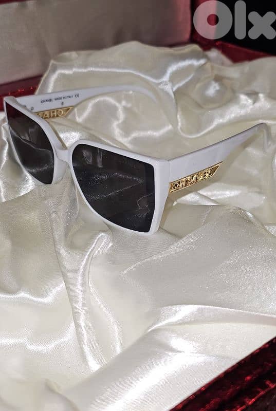 Gorgeous White and Gold Chanel Sunglasses 0