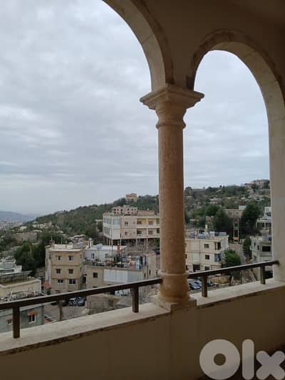 للبيع في فيطرون فيلا Triplex ط4