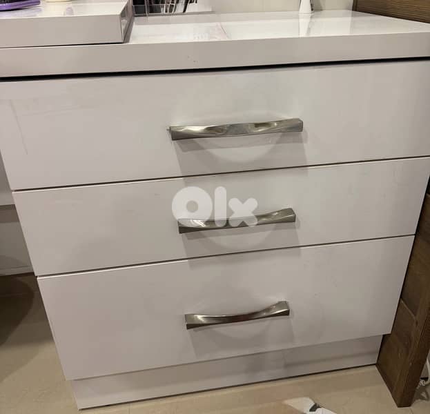 mirror with drawer in bedroom 0