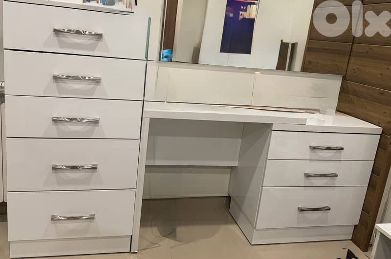 mirror with drawer in bedroom 2