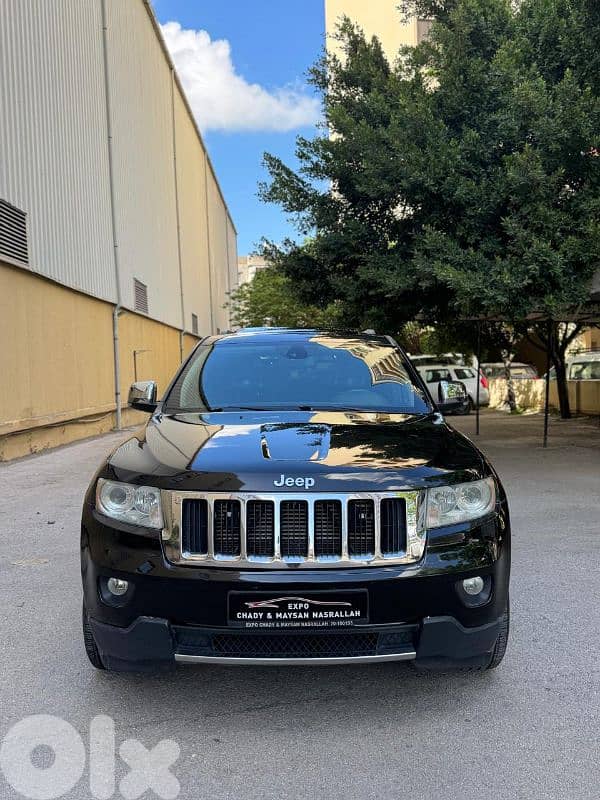 Jeep Grand Cherokee 2011 V8 4x4 0