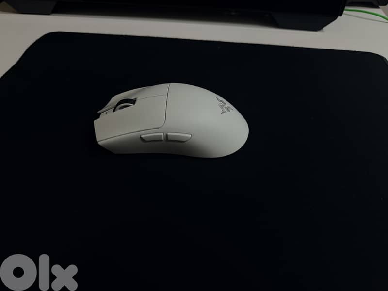 Razer viper v3 pro barely used great condition used 2 weeks 3