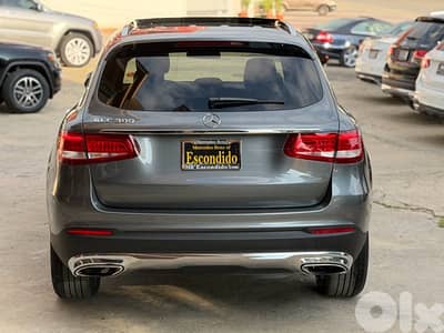 Glc 300 model 2018 68000 miles Panoramic