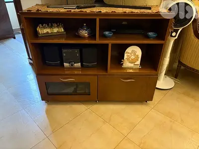 طاولة تلفيزيون