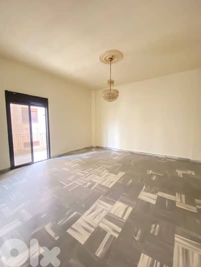 Apartment for sale in Biakout $150,000 شقة للبيع في بياقوت