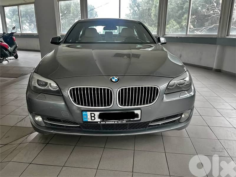 BMW 5-Series 2011 0