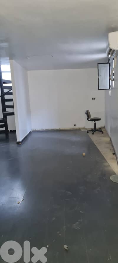 Triplex Shop for Sale in Dekwaneh