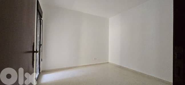شقة في جعيتا ٣ نوم طابق اول كاشف شرح فقط ١٣٠ الف 03392556