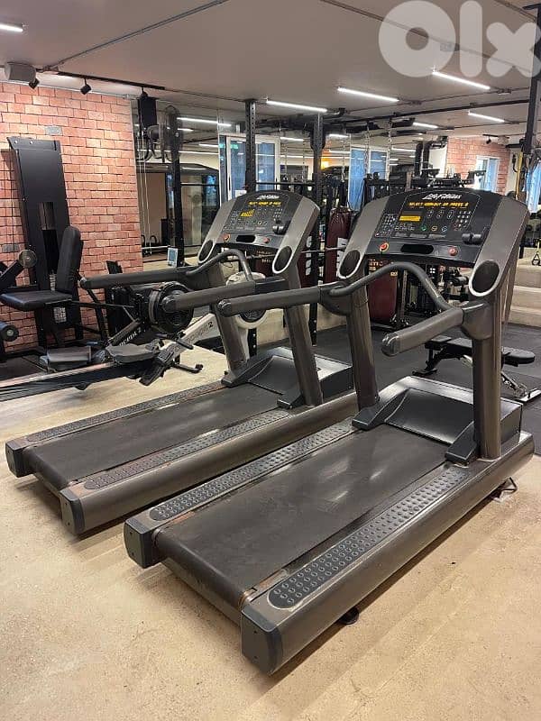 Treadmill Life Fitness 0
