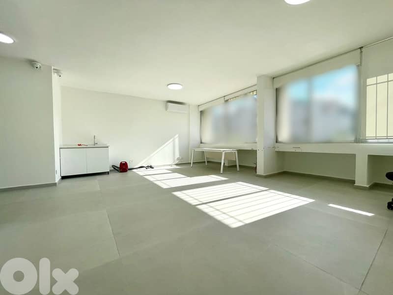 RAO26-5042 Unfurnished Office / Clinic 70m for rent in Hazmieh 0