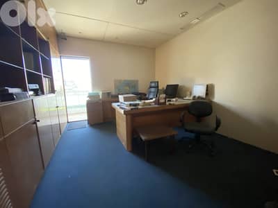 Office in Jdeideh can be Convertible to Residential مكتب للبيع