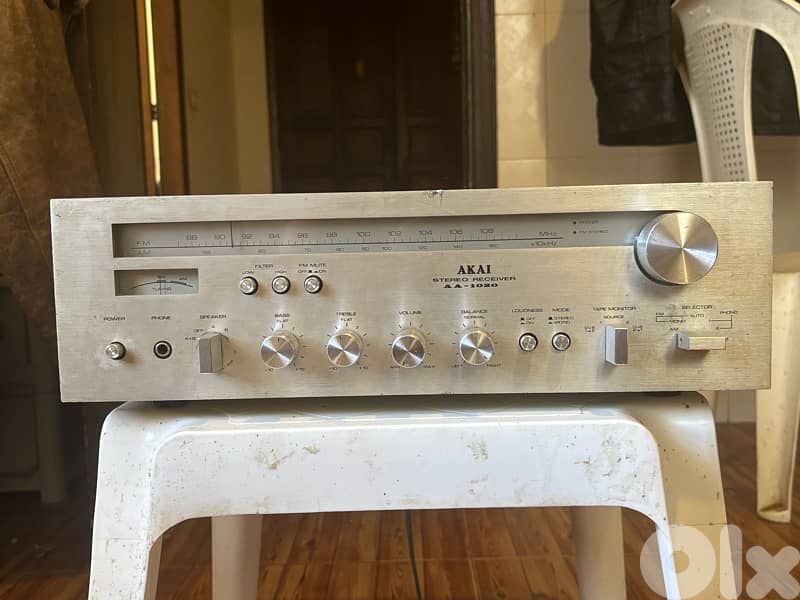 Vintage Akai AA-1020 Stereo Receiver 1976-Wood Cabinet-Made in Japan 0
