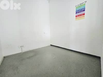 RAO26-5047 Office 110 m² for Rent in Sin El Fil