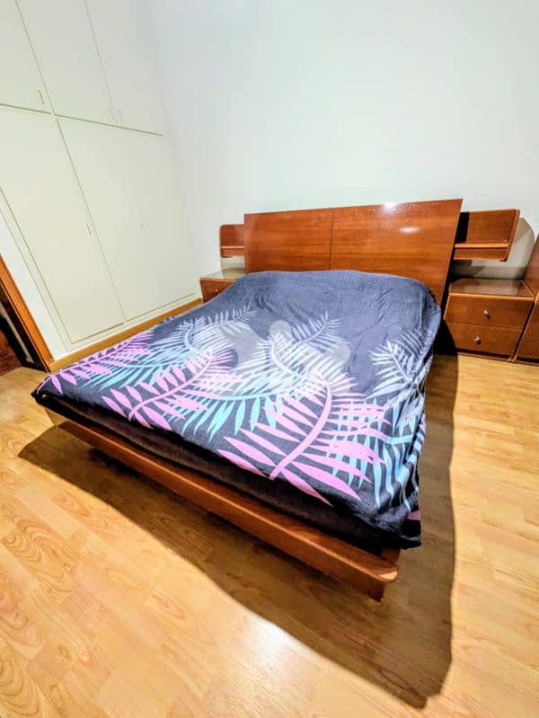 Double bed with storage + 2 nightstands – great condition 1