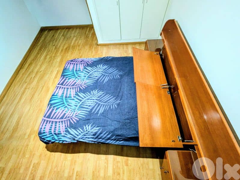 Double bed with storage + 2 nightstands – great condition 2