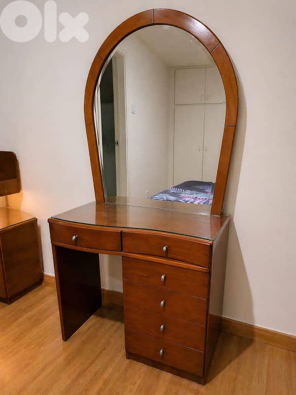 Wooden Dressing Table with Mirror – Good Condition 0