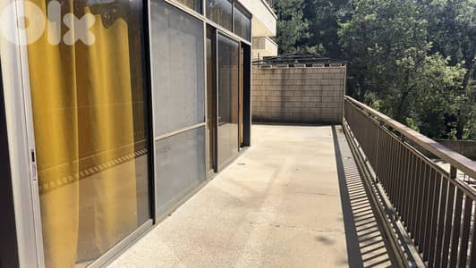 GMC525RAJ Apartment for sale in Baabdat - شقة للبيع في بعبدات
