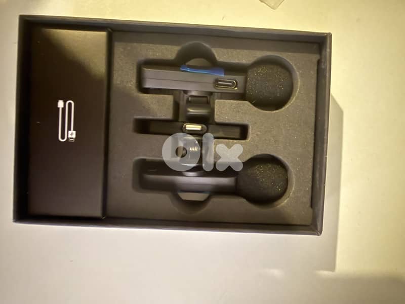 Wireless Lavalier Microphones (Lightening) 0