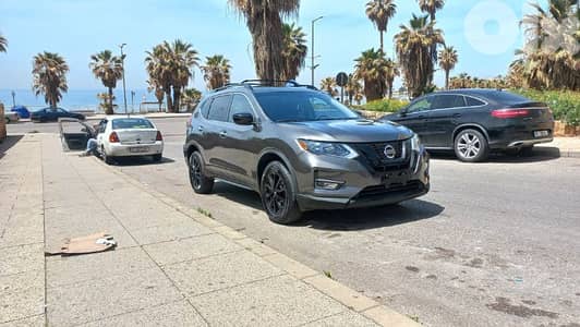 Nissan Rougue 2018 midnight edition-Like new-سعر مغر جدا