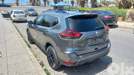 Nissan Rougue 2018 midnight edition-Like new-سعر مغر جدا