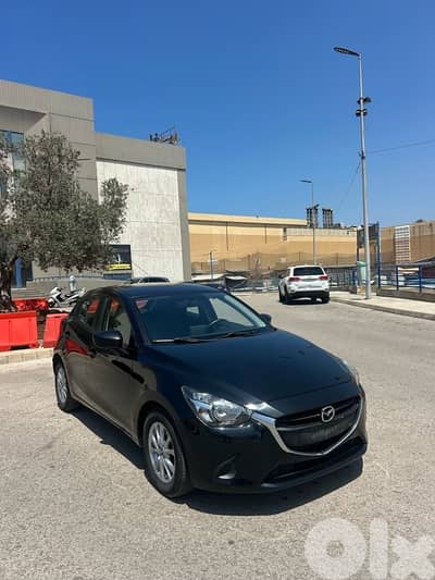 Mazda 2 MY 2017 From company lebanon 75000 km only !!!