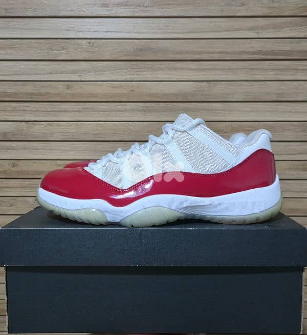 Air Jordan 11 Low Retro "Cherry" 2016 0