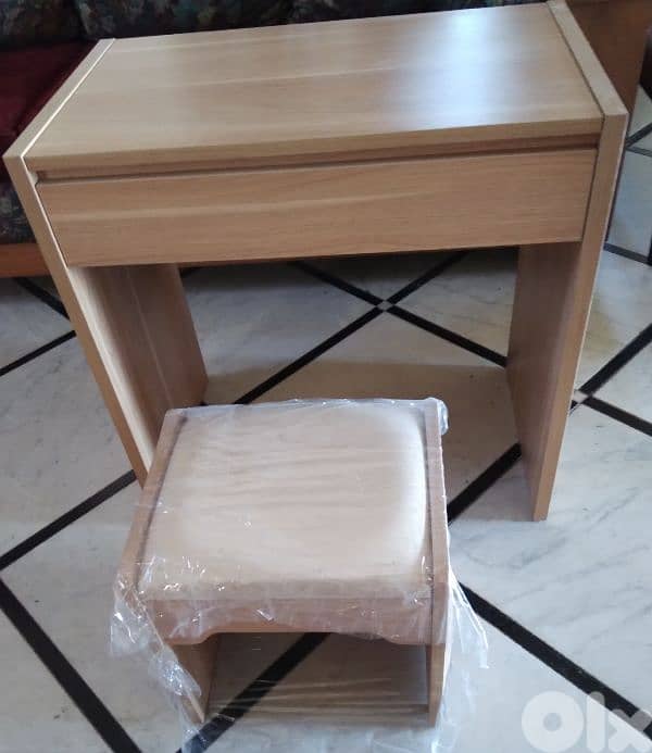 coiffeuse+ tabouret 0