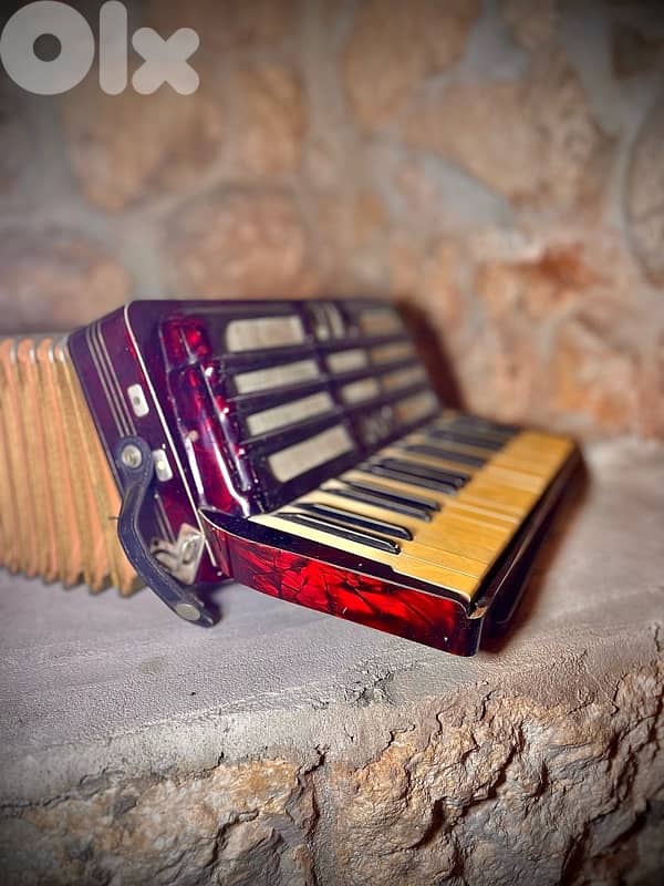 Royal Standard Bellona Piano Accordion 0