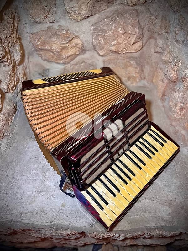 Royal Standard Bellona Piano Accordion 1
