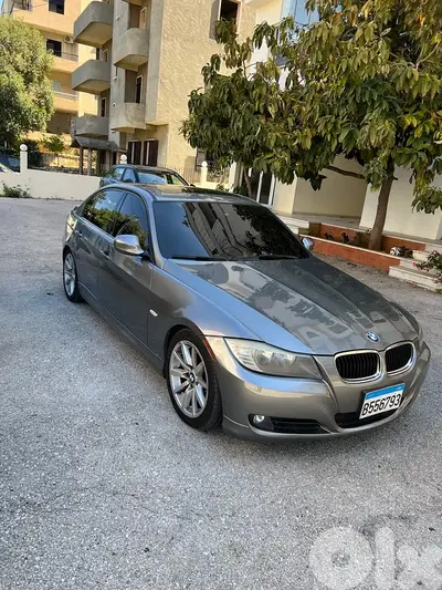 BMW 3-Series 2011