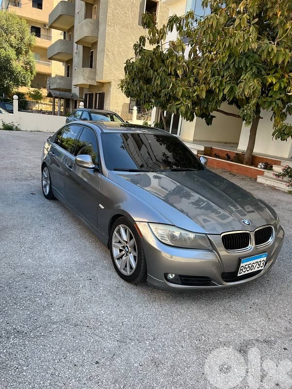 BMW 3-Series 2011 0
