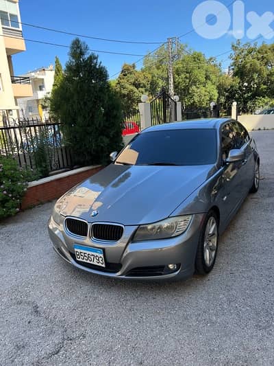 BMW 3-Series 2011