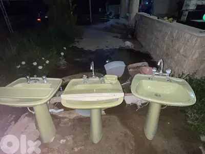 أغراض حمام مغاسل شطافات خلاطات