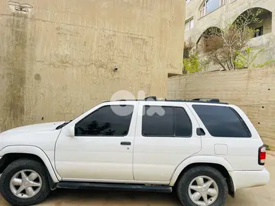 نيسان باثفايندر 2001
