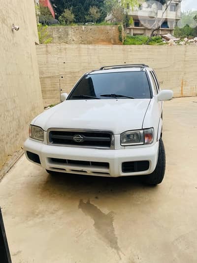 نيسان باثفايندر 2001