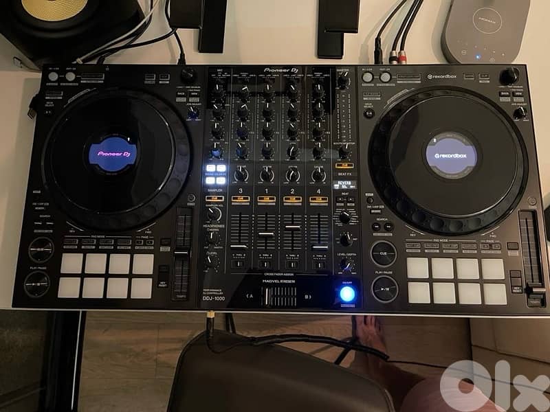 Pioneer DDJ-1000 + Decksaver - Excellent Condition 0