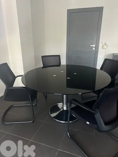 Round Table