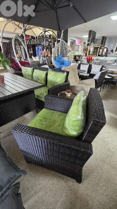 set resin 5 seats. طقم رزين ماليزي مع طاولة