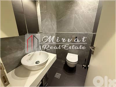 Few Steps From ABClHigh-Demand Area Apartment