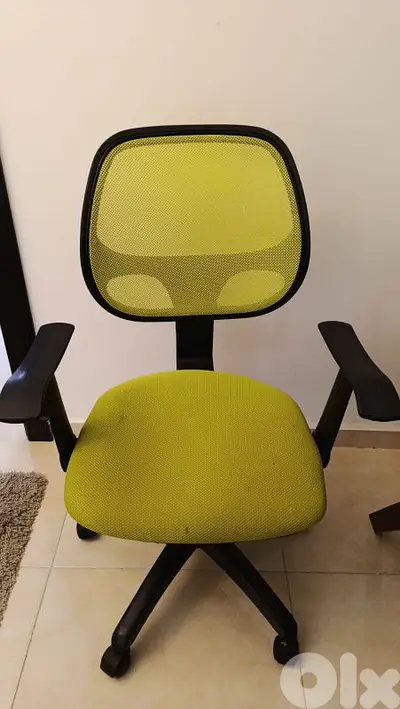 كرسي مكتب