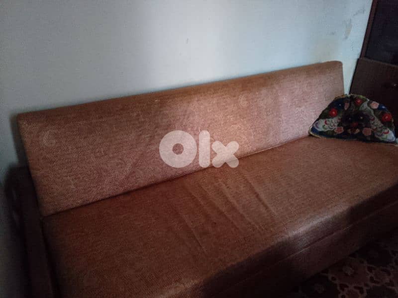 2 sofas 0
